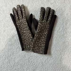 NWT Charlie Paige Leopard Print Gloves
